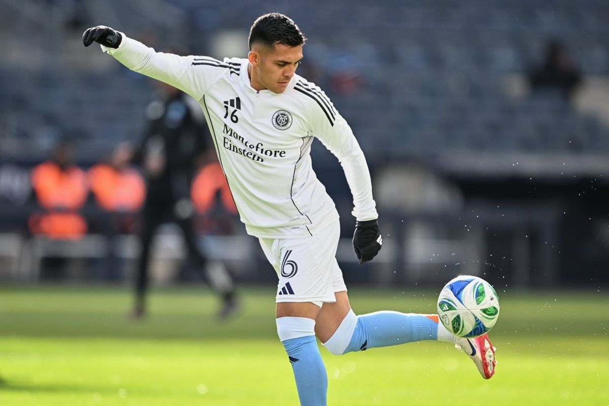 Nov 1, 2025; New York, New York, USA; New York City FC forward Alonso Martinez (16) warms up before the match against Charlotte FC at Yankee Stadium. Mandatory Credit: Mark Smith-Imagn Images