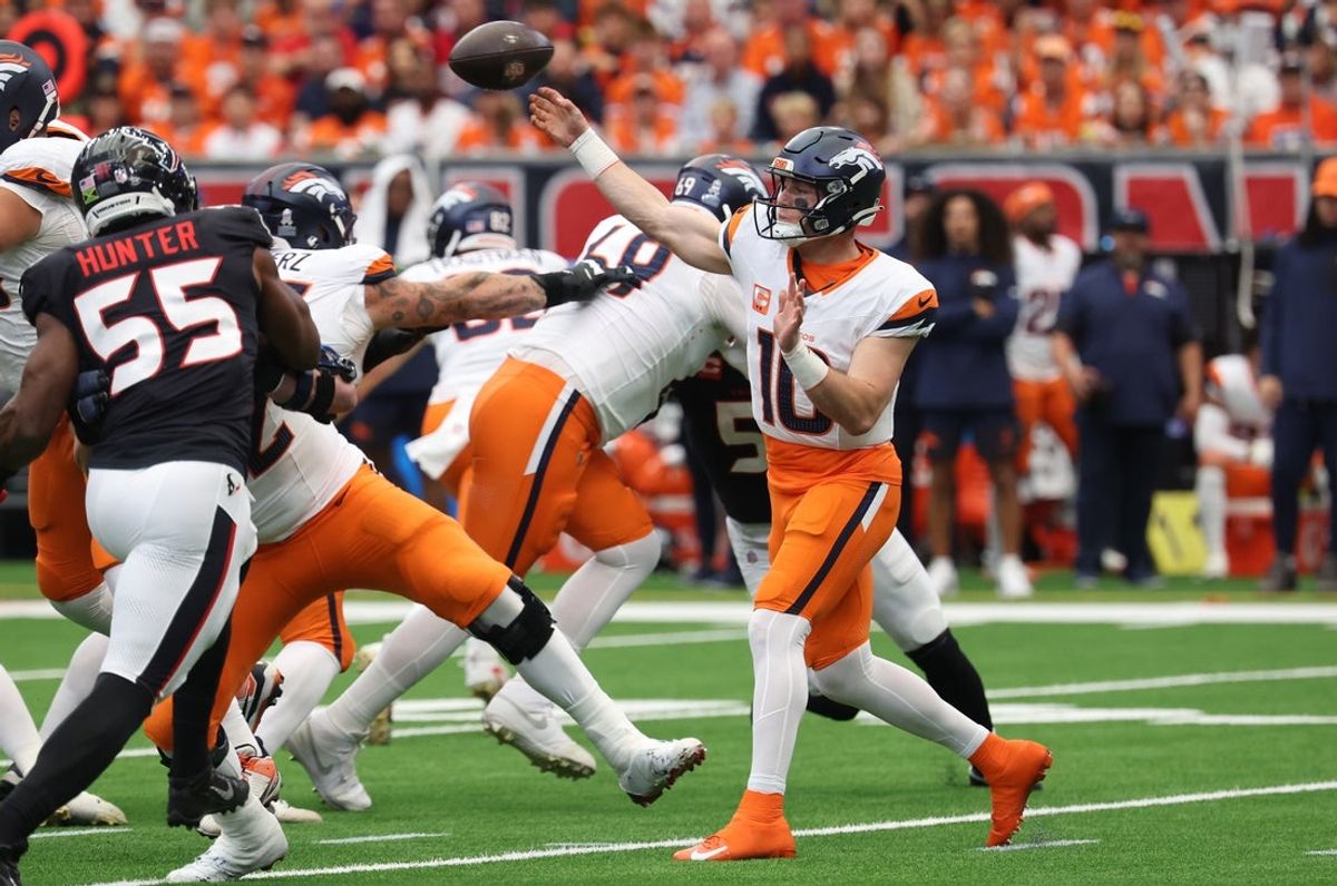 Nov 2, 2025; Houston, Texas, USA;  Denver Broncos quarterback Bo Nix (10) throws during the first half against the Houston Texans at NRG Stadium. Mandatory Credit: Thomas Shea-Imagn Images