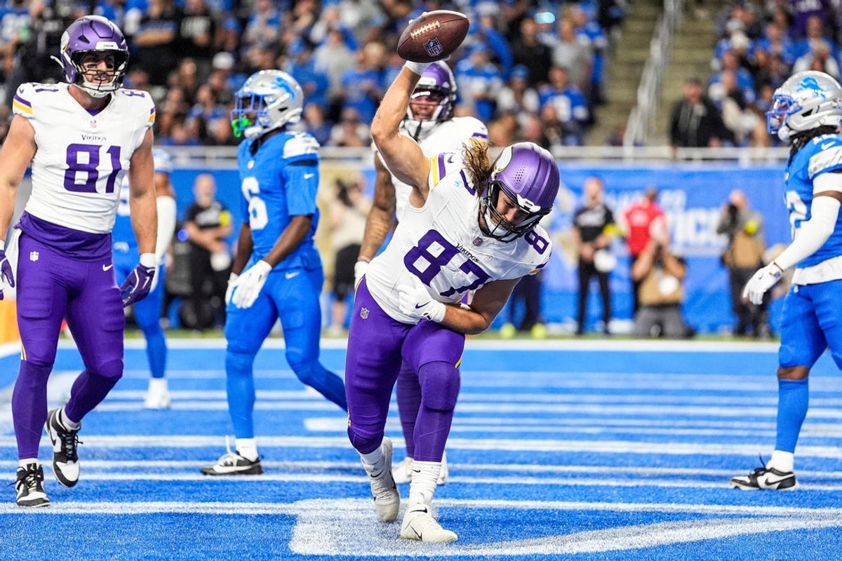 Minnesota Vikings tight end T.J. Hockenson (87) celebrates a touchdown against Detroit Lions during the first half at Ford Field in Detroit on Sunday, November 2, 2025.