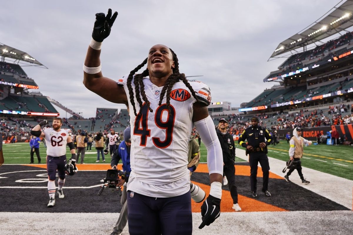 Nov 2, 2025; Cincinnati, Ohio, USA; Chicago Bears linebacker Tremaine Edmunds (49) at Paycor Stadium. Mandatory Credit: Joseph Maiorana-Imagn Images