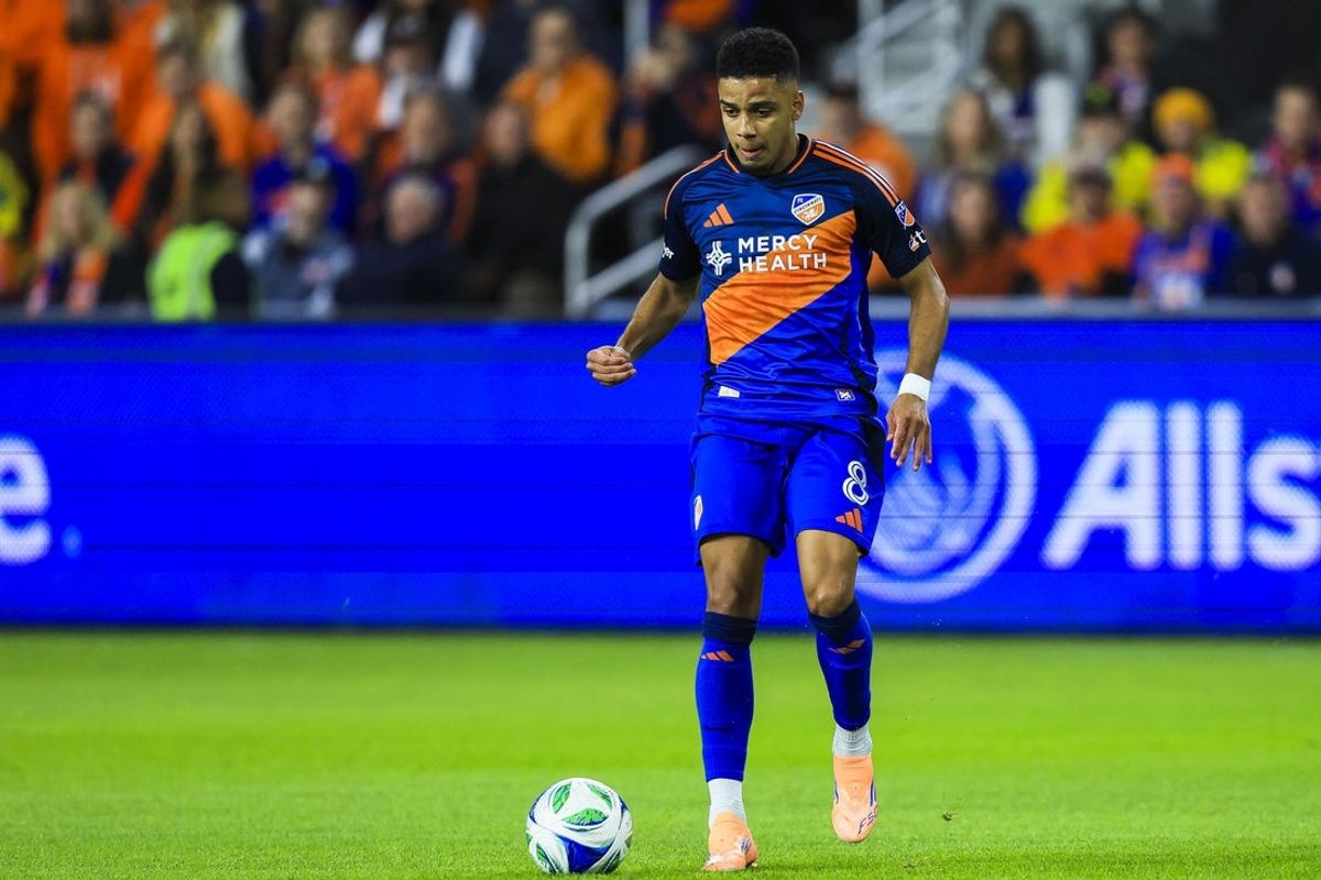 Nov 8, 2025; Cincinnati, Ohio, USA; FC Cincinnati forward Brenner (8) dribbles against the Columbus Crew in the first half at TQL Stadium. Mandatory Credit: Katie Stratman-Imagn Images