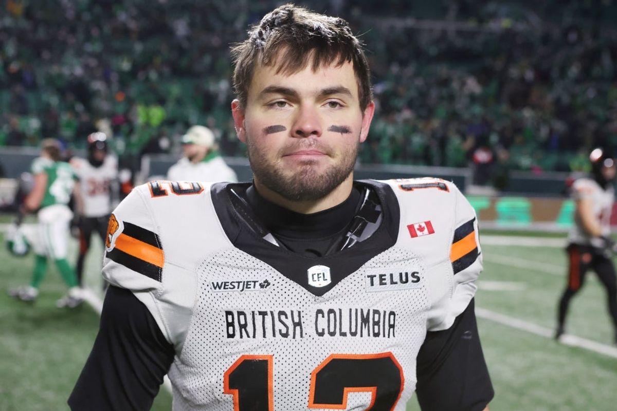 8 de novembro de 2025; Regina, Saskatchewan, Canadá; O quarterback do BC Lions, Nathan Rourke (12), reage após o jogo durante a final da CFL Western Conference entre o BC Lions e o Saskatchewan Roughriders no Mosaic Stadium. Roughriders vencem os Leões por 24-21. Crédito obrigatório: Bruce Fedyck-Imagn Images