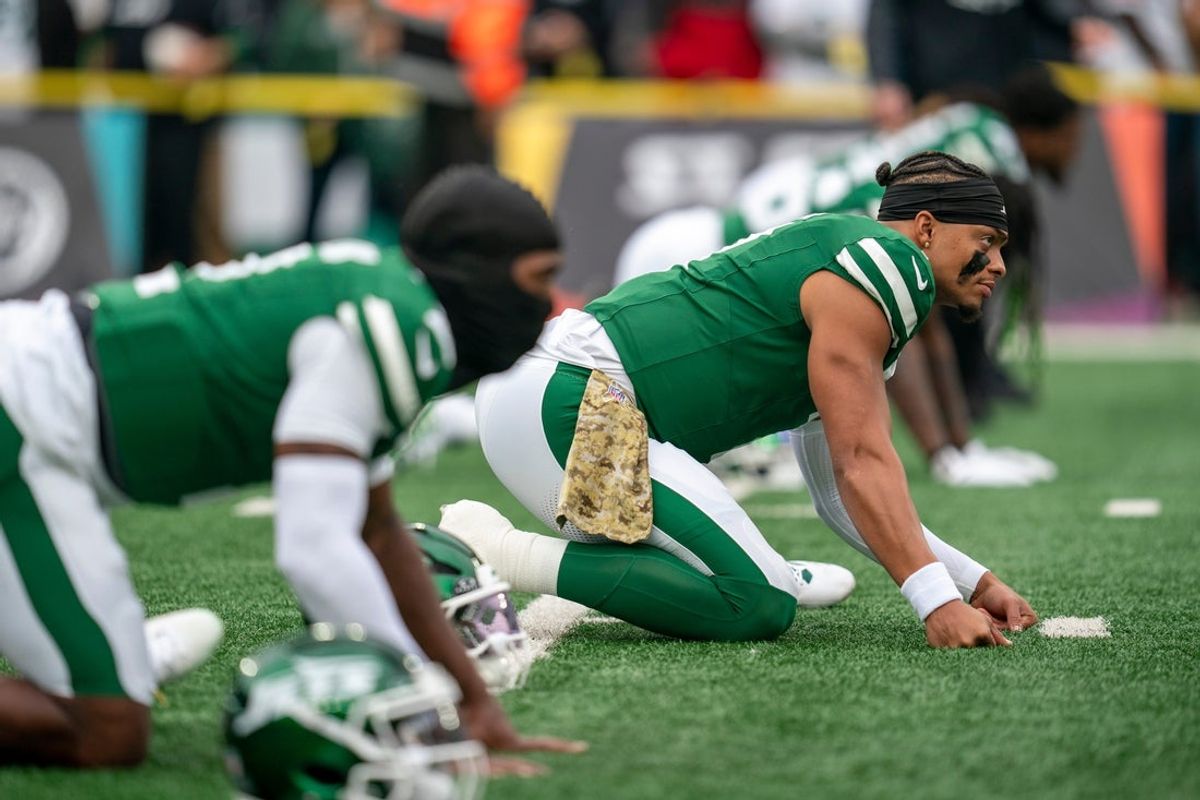 New York Jets Tyrod Taylor (2) and Justin Fields (7) weren't the answer at quarterback in 2025.
