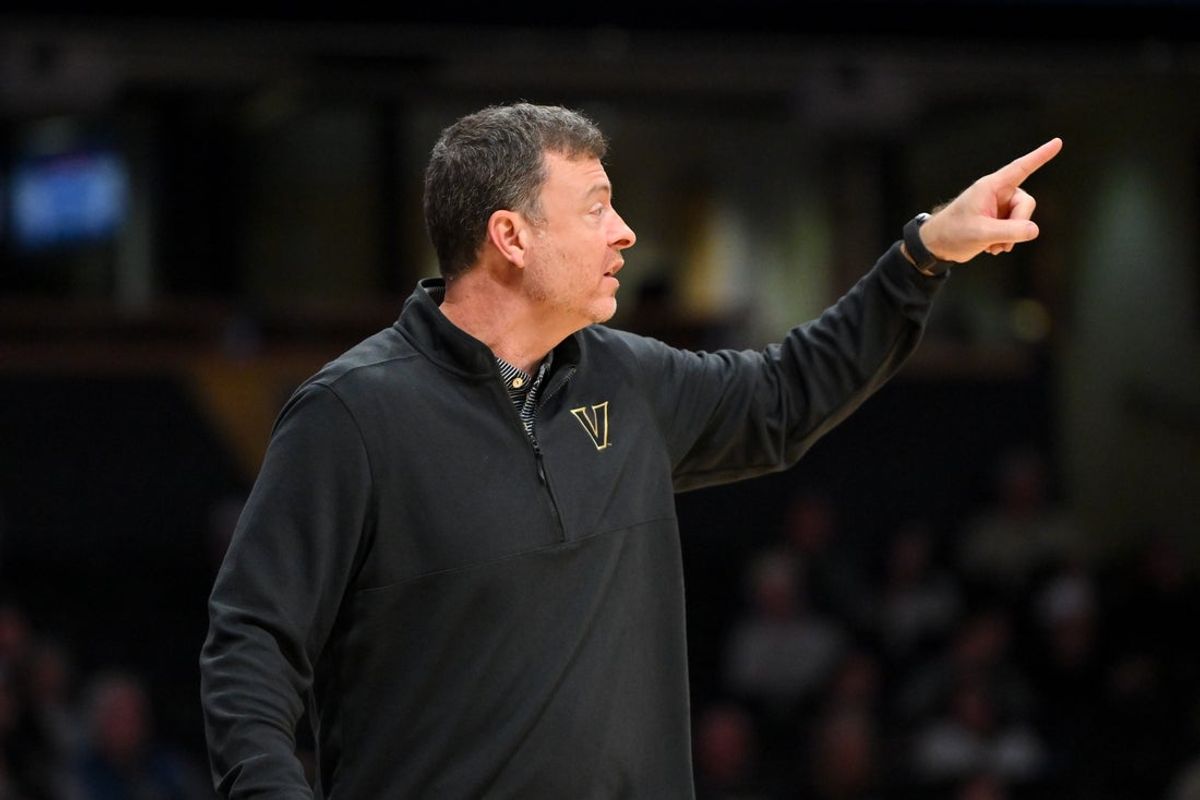 Nov 12, 2025; Nashville, Tennessee, USA;  Vanderbilt Commodores head coach Mark Byington yells to his team against the Eastern Kentucky Colonels during the second half at Memorial Gymnasium. Mandatory Credit: Steve Roberts-Imagn Images