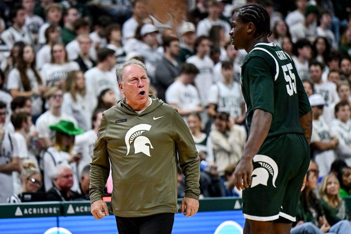 Michigan State's head coach Tom Izzo, left, talks to Coen Carr during the second half in the game against San Jose State on Thursday, Nov. 13, 2025, at the Breslin Center in East Lansing.