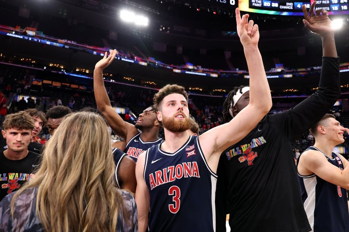 Nov 14, 2025; Inglewood, California, USA;  Arizona Wildcats guard Anthony Dell'Orso (3) acknowledges fans after defeating the UCLA Bruins 69-65 at Intuit Dome. Mandatory Credit: Kiyoshi Mio-Imagn Images