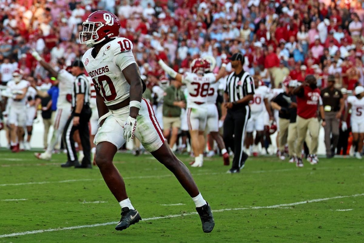 Nov 15, 2025; Tuscaloosa, Alabama, USA;  Oklahoma Sooners linebacker Kip Lewis (10) reacts after the Alabama Crimson Tide missed a field goal during the first half at Saban Field at Bryant-Denny Stadium. Mandatory Credit: David Leong-Imagn Images