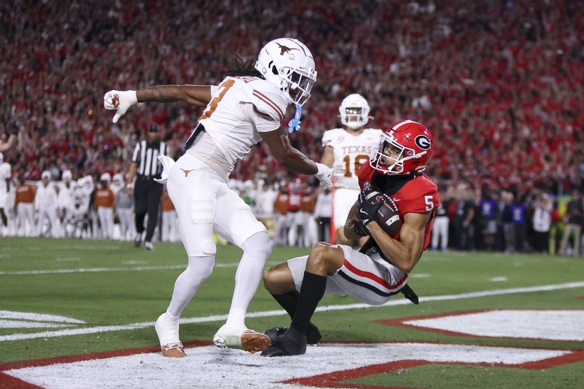 Nov 15, 2025; Athens, Georgia, USA; Georgia Bulldogs wide receiver Noah Thomas (5) makes a catch for a touchdown in the first quarter against the Texas Longhorns at Sanford Stadium. Mandatory Credit: Brett Davis-Imagn Images