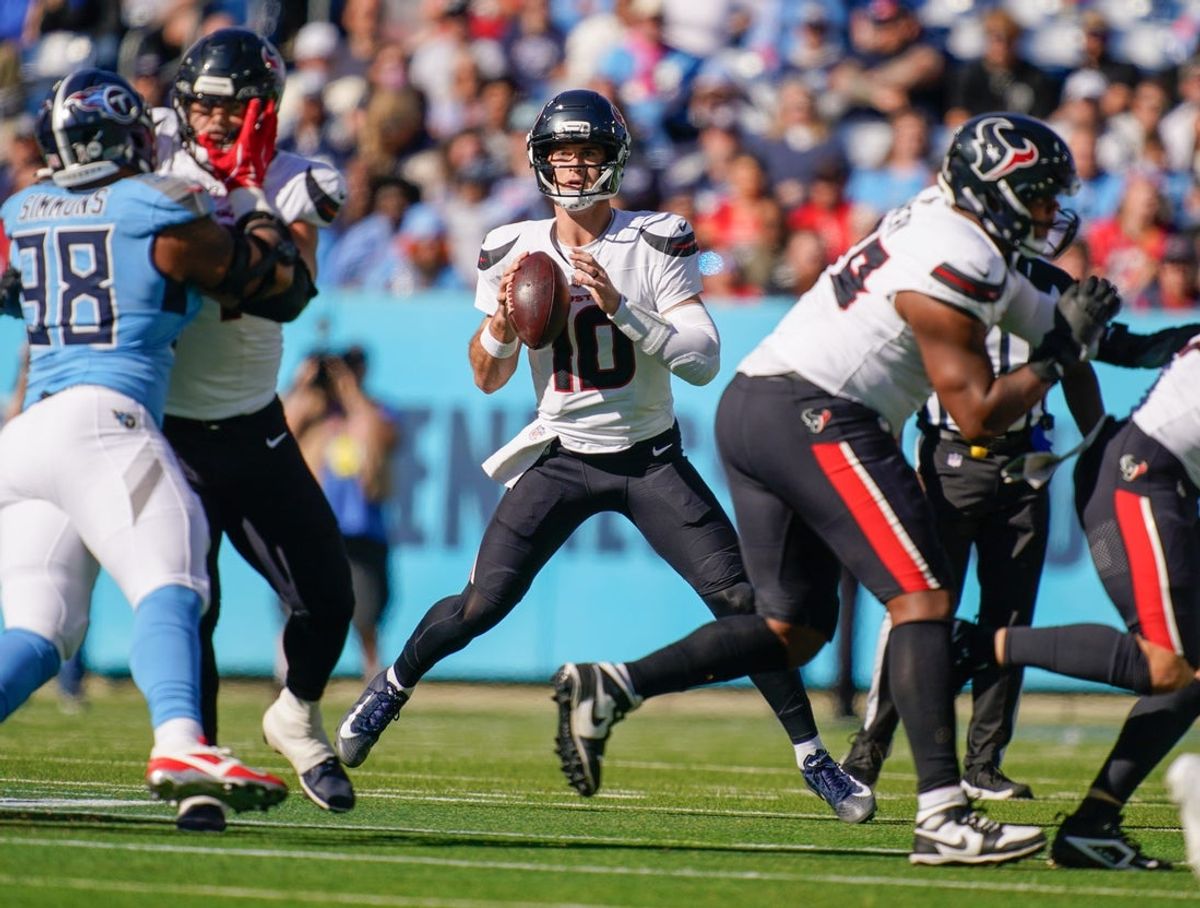 Houston Texans quarterback Davis Mills (10) looks for a receiver during the first quarter against the Tennessee Titans at Nissan Stadium in Nashville, Tenn., Sunday, Nov. 16, 2025.