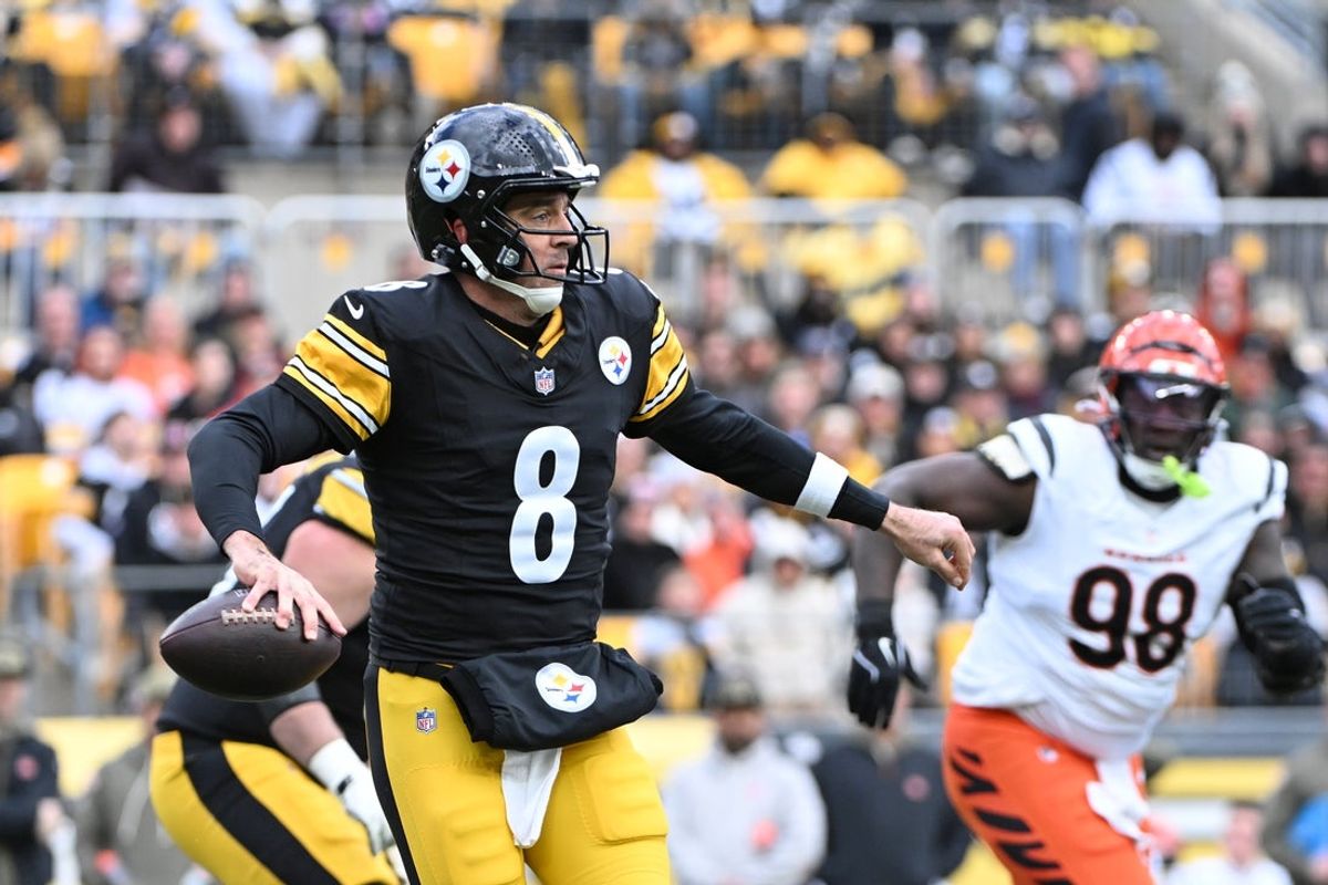 Nov 16, 2025; Pittsburgh, Pennsylvania, USA; Pittsburgh Steelers quarterback Aaron Rodgers (8) passes the ball against the Cincinnati Bengals during the first half at Acrisure Stadium. Mandatory Credit: Barry Reeger-Imagn Images