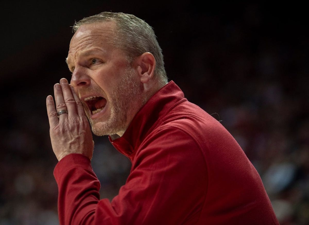 Indiana Head Coach Darian DeVries during the Indiana versus Incarnate Word men's basketball game at Simon Skjodt Assembly Hall on Sunday, Nov. 16, 2025.