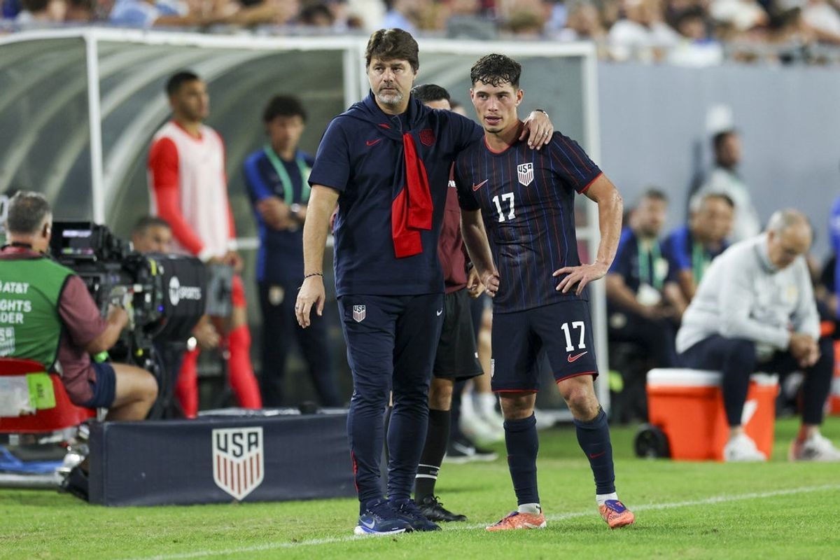 Nov 18, 2025; Tampa, Florida, USA; United States head coach Mauricio Pochettino talks to midfielder Sebastian Berhalter (17) against Uruguay in the second half during an international friendly at Raymond James Stadium. Mandatory Credit: Nathan Ray Seebeck-Imagn Images