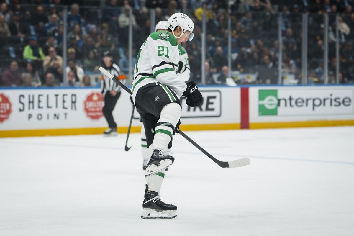 Nov 20, 2025; Vancouver, British Columbia, CAN; Dallas Stars forward Jason Robertson (21) celebrates his goal against the Vancouver Canucks in the first period at Rogers Arena. Mandatory Credit: Bob Frid-Imagn Images