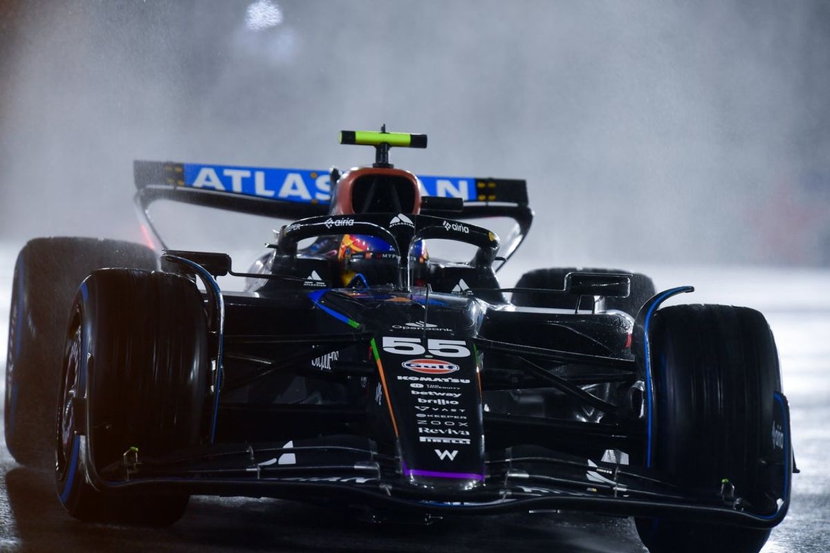 Nov 21, 2025; Las Vegas, NV, USA; Williams driver Carlos Sainz (55) during qualifying for the Las Vegas Grand Prix at Las Vegas Strip Circuit. Mandatory Credit: Gary A. Vasquez-Imagn Images