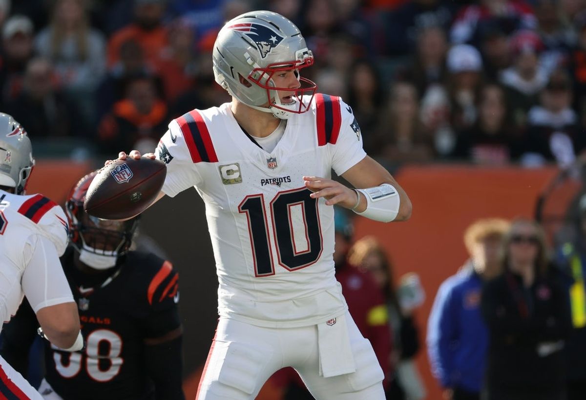 Nov 23, 2025; Cincinnati, Ohio, USA; New England Patriots quarterback Drake Maye (10) throws during the first half against the Cincinnati Bengals at Paycor Stadium. Mandatory Credit: Joseph Maiorana-Imagn Images