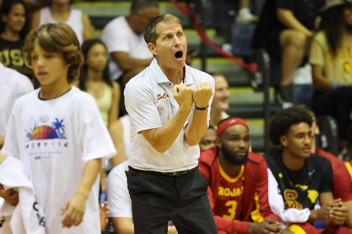 Nov 26, 2025; Lahaina, HI, USA; USC Trojans head coach Eric Musselman reacts to play as his team takes on the Arizona State Sun Devils in the second half in the championship match at Lahaina Civic Center. Mandatory Credit: Marco Garcia-Imagn Images