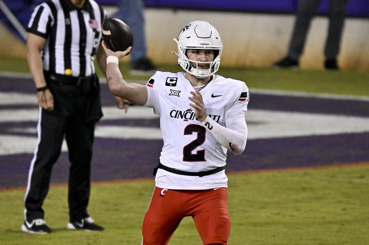 Nov 29, 2025; Fort Worth, Texas, USA; Cincinnati Bearcats quarterback Brendan Sorsby (2) throws the ball during the second half against the TCU Horned Frogs at Amon G. Carter Stadium. Mandatory Credit: Jerome Miron-Imagn Images