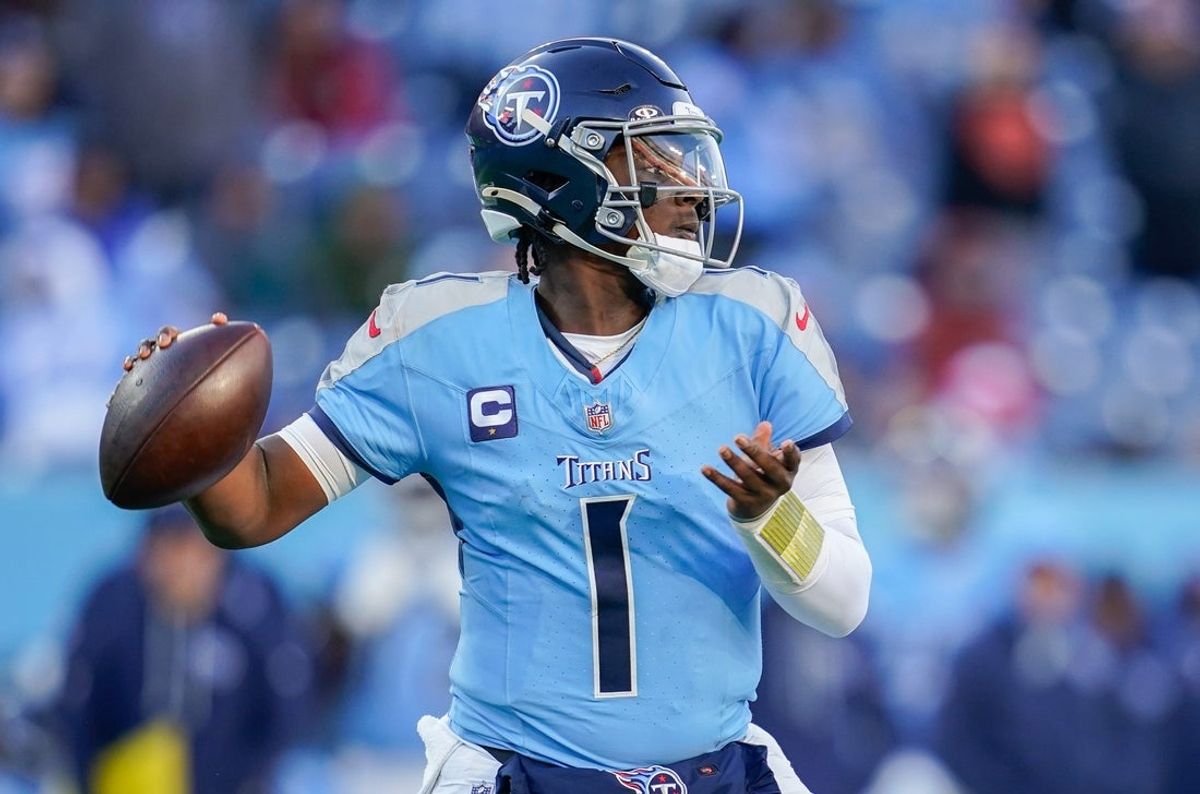 Tennessee Titans quarterback Cam Ward (1) looks downfield during the fourth quarter against the Jacksonville Jaguars at Nissan Stadium in Nashville, Tenn., Sunday, Nov. 30, 2025.