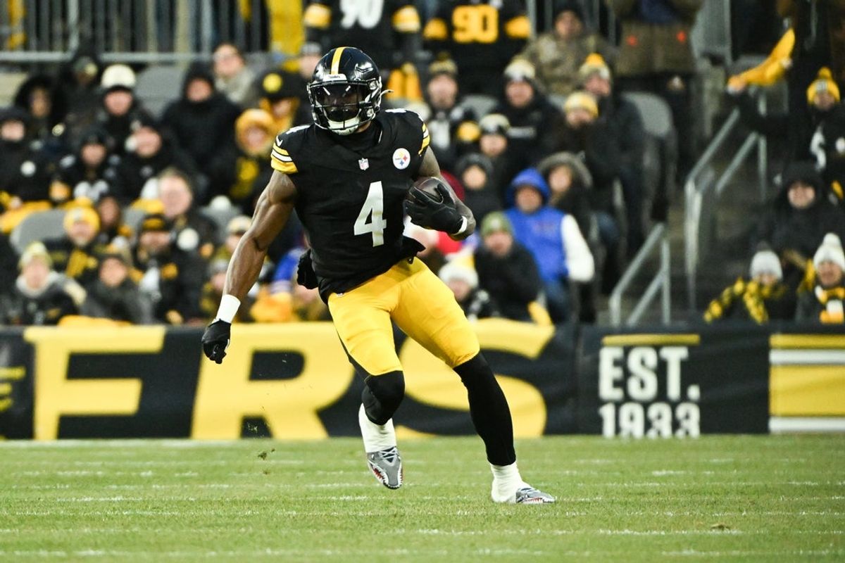 Nov 30, 2025; Pittsburgh, Pennsylvania, USA; Pittsburgh Steelers wide receiver DK Metcalf (4) runs after making a catch during the first quarter against the Buffalo Bills at Acrisure Stadium. Mandatory Credit: Barry Reeger-Imagn Images