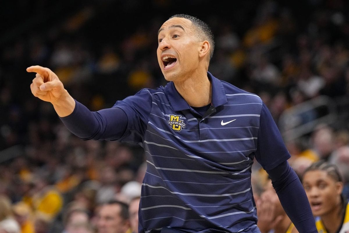 Dec 2, 2025; Milwaukee, Wisconsin, USA;  Marquette Golden Eagles head coach Shaka Smart calls out during the first half against the Valparaiso Beacons at Fiserv Forum. Mandatory Credit: Jeff Hanisch-Imagn Images