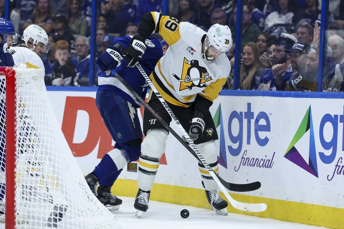 Dec 4, 2025; Tampa, Florida, USA; Pittsburgh Penguins right wing Anthony Mantha (39) controls the puck against the Tampa Bay Lightning in the second period at Benchmark International Arena. Mandatory Credit: Nathan Ray Seebeck-Imagn Images