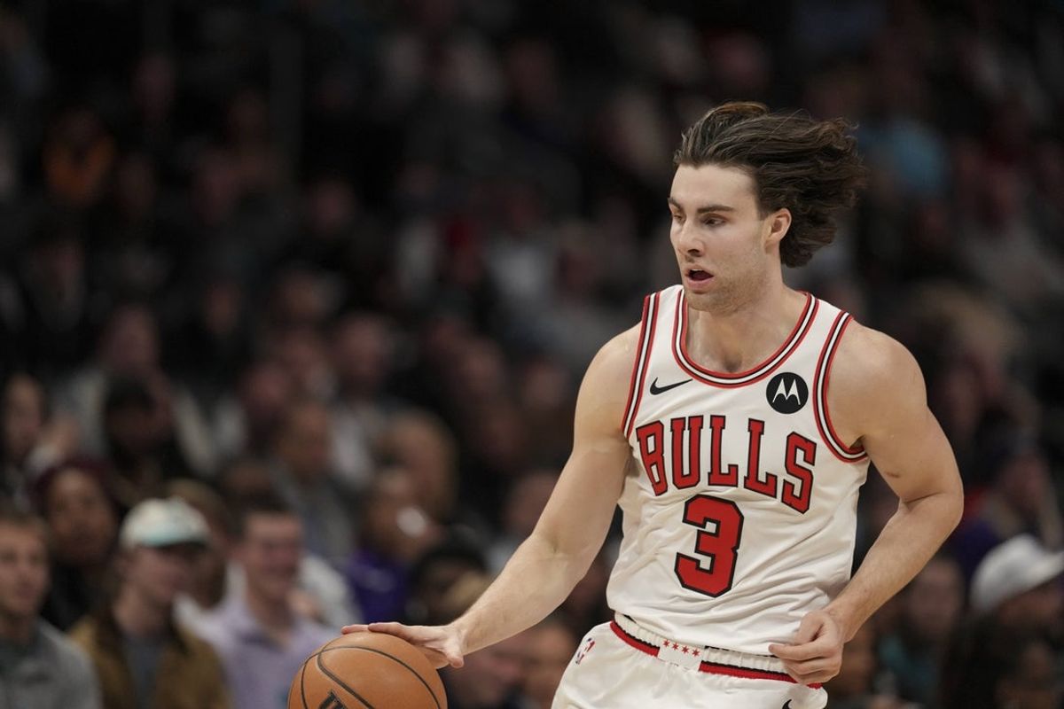 Dec 12, 2025; Charlotte, North Carolina, USA; Chicago Bulls guard Josh Giddey (3) brings the ball up court against the Charlotte Hornets during the second half at Spectrum Center. Mandatory Credit: Jim Dedmon-Imagn Images
