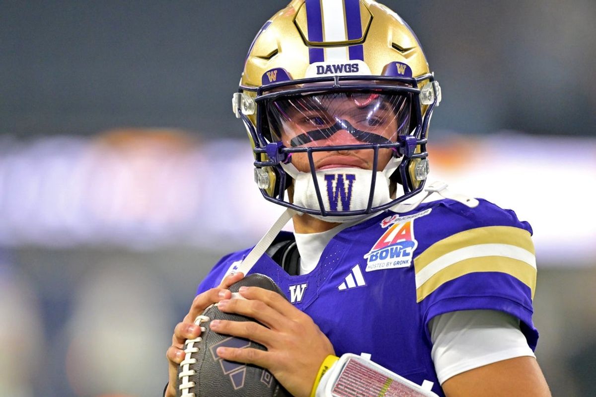 Dec 13, 2025; Inglewood, CA, USA;  Washington Huskies quarterback Demond Williams Jr. (2) warms up prior to the LA Bowl Game against the Boise State Broncos at SoFi Stadium. Mandatory Credit: Jayne Kamin-Oncea-Imagn Images