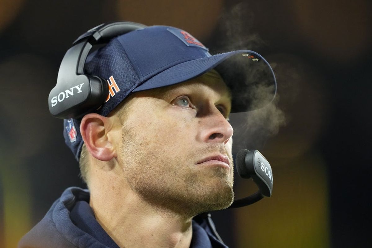 Dec 7, 2025; Green Bay, Wisconsin, USA;  Chicago Bears head coach Ben Johnson during the game against the Green Bay Packers at Lambeau Field. Mandatory Credit: Jeff Hanisch-Imagn Images