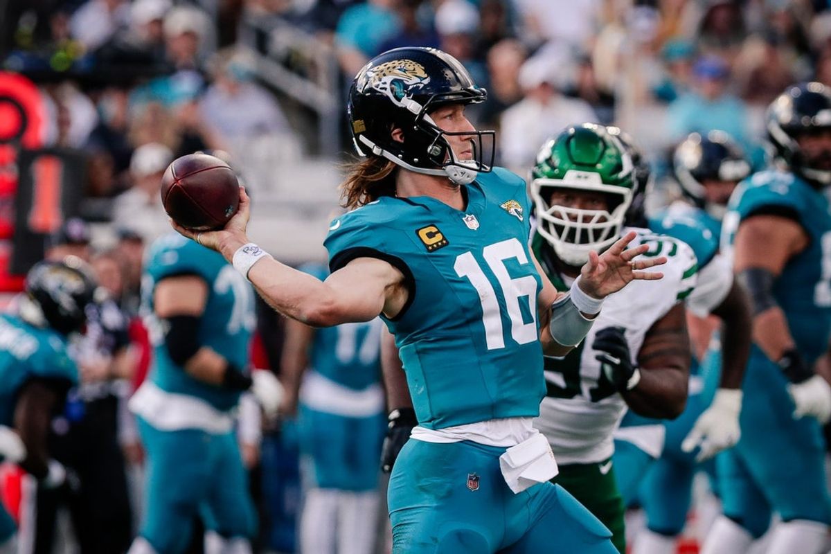 Dec 14, 2025; Jacksonville, Florida, USA;Jacksonville Jaguars quarterback Trevor Lawrence (16) drops back to pass against the New York Jets at EverBank Stadium. Mandatory Credit: Travis Register-Imagn Images