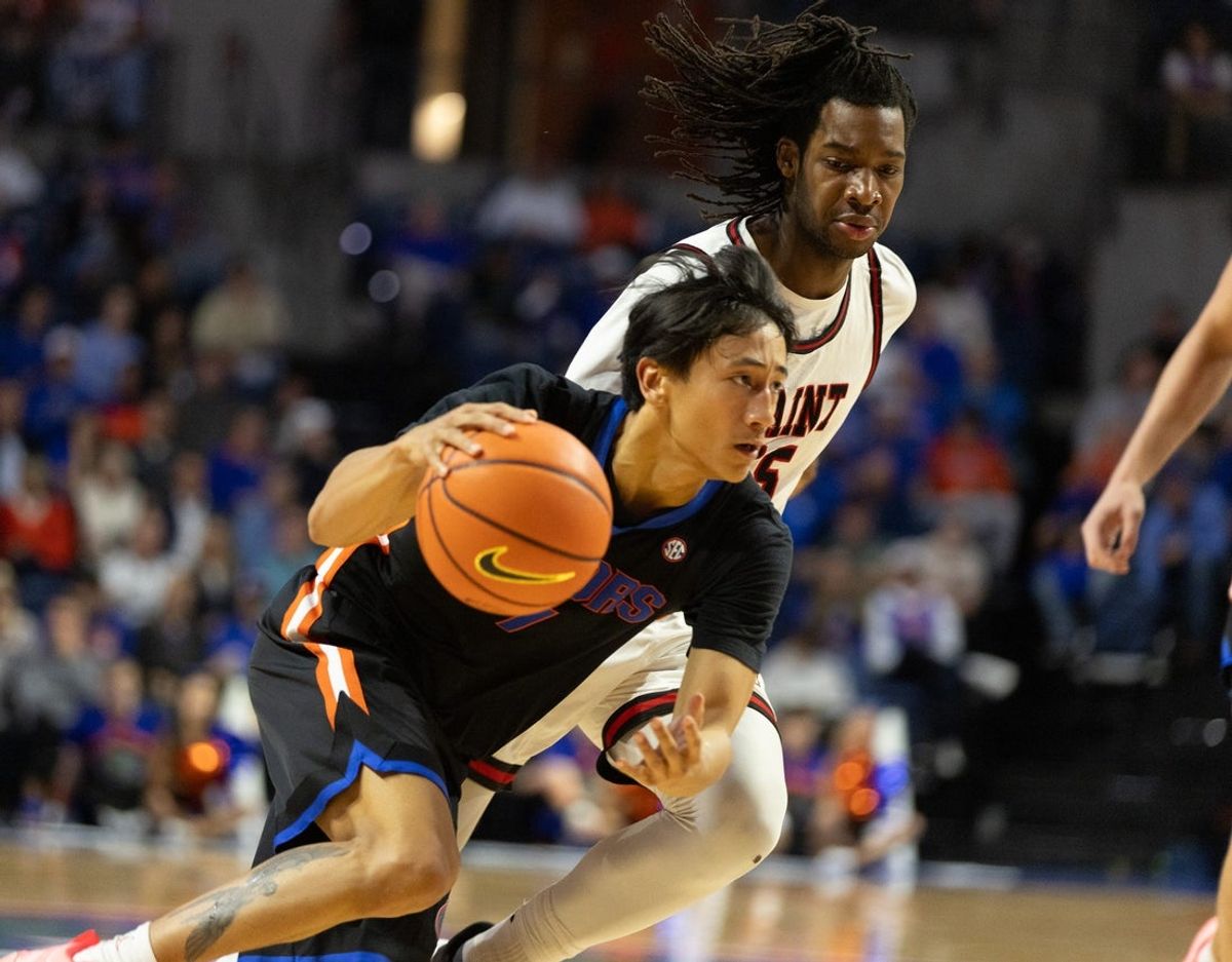 Florida guard Xaivian Lee (1) drives during the second half of an NCAA mens basketball game at Steven C. O'Connell Center Exactek arena in Gainesville, FL on Wednesday, December 17, 2025. Florida won 76-51[Alan Youngblood/Gainesville Sun]