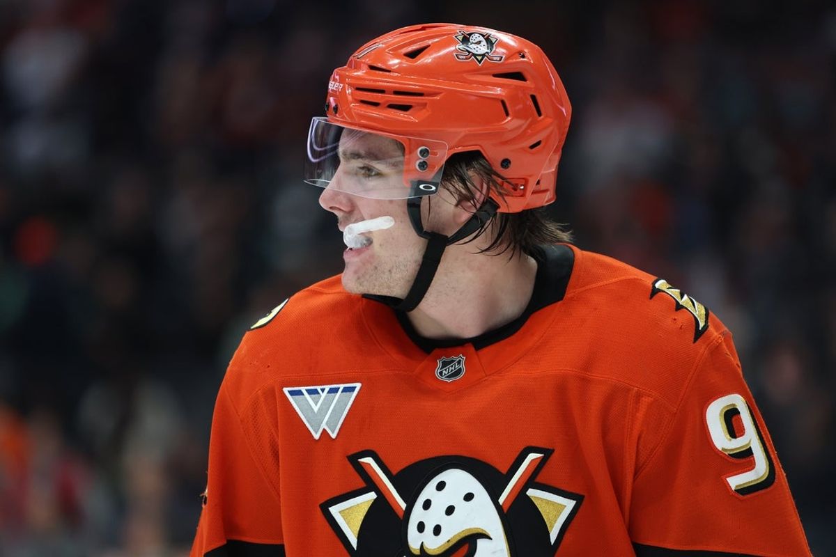 Dec 20, 2025; Anaheim, California, USA;  Anaheim Ducks center Leo Carlsson (91) looks on during the second period against the Columbus Blue Jackets at Honda Center. Mandatory Credit: Kiyoshi Mio-Imagn Images