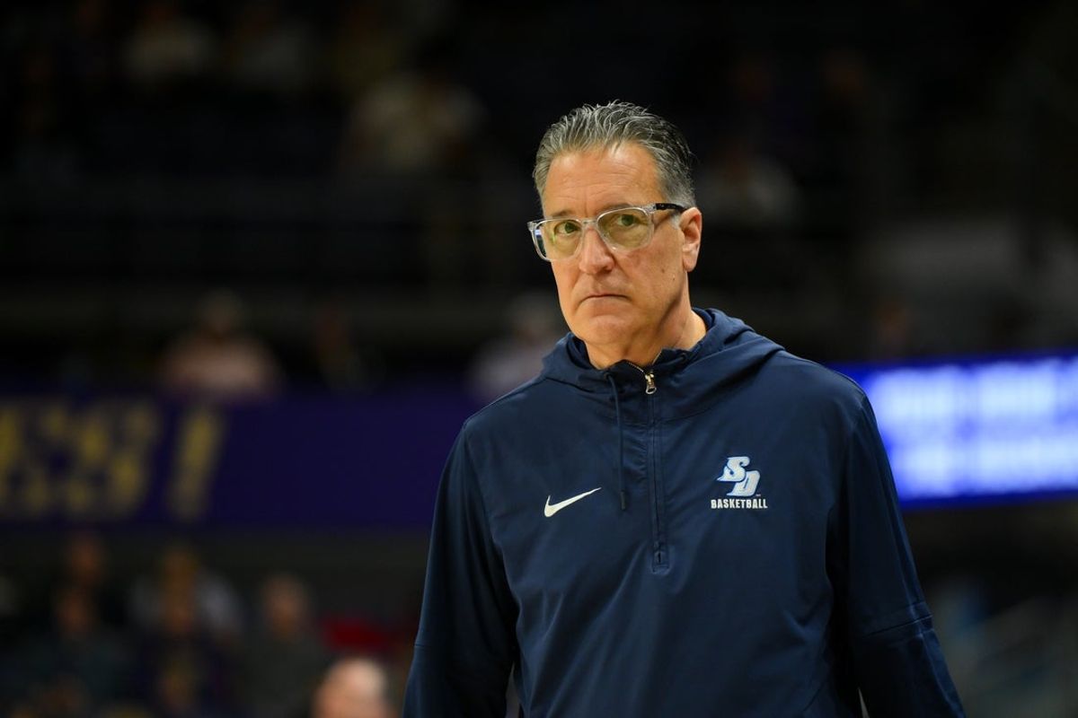 Dec 22, 2025; Seattle, Washington, USA; San Diego Toreros head coach Steve Lavin during the second half against the Washington Huskies at Alaska Airlines Arena at Hec Edmundson Pavilion. Mandatory Credit: Steven Bisig-Imagn Images