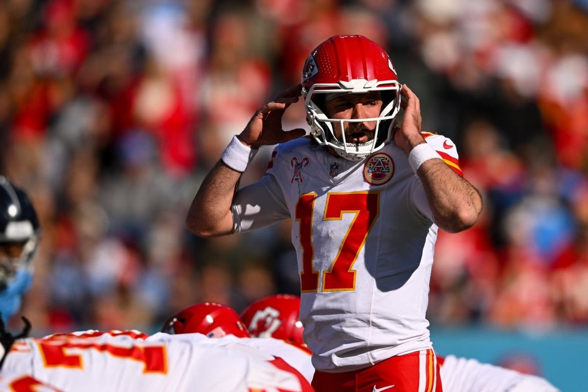 Dec 21, 2025; Nashville, Tennessee, USA;  Kansas City Chiefs quarterback Gardner Minshew (17) changes the play against the Tennessee Titans during the first half at Nissan Stadium. Mandatory Credit: Steve Roberts-Imagn Images