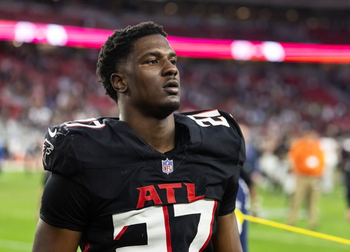 Dec 21, 2025; Glendale, Arizona, USA; Atlanta Falcons linebacker James Pearce Jr. (27) against the Arizona Cardinals at State Farm Stadium. Mandatory Credit: Mark J. Rebilas-Imagn Images
