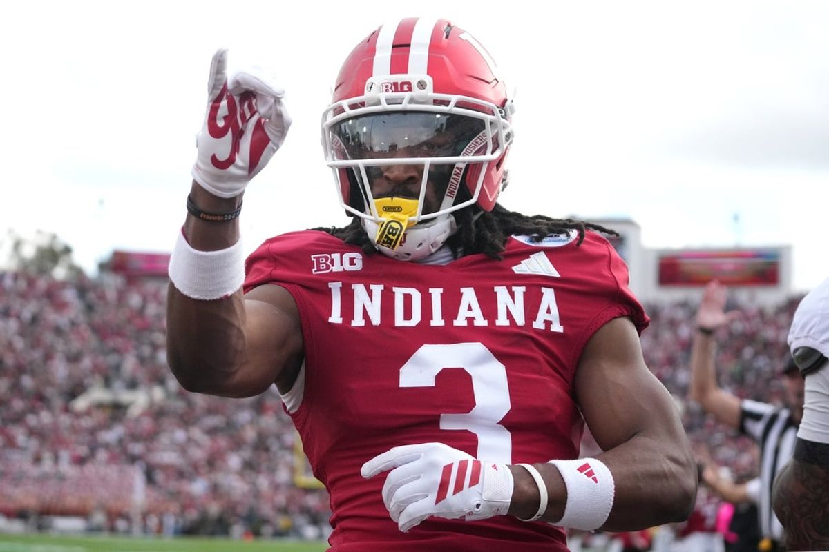 Jan 1, 2026; Pasadena, CA, USA; Indiana Hoosiers wide receiver Omar Cooper Jr. (3) celebrates after making a catch a touchdown against the Alabama Crimson Tide in the first half of the 2026 Rose Bowl and quarterfinal game of the College Football Playoff at Rose Bowl Stadium. Mandatory Credit: Kirby Lee-Imagn Images