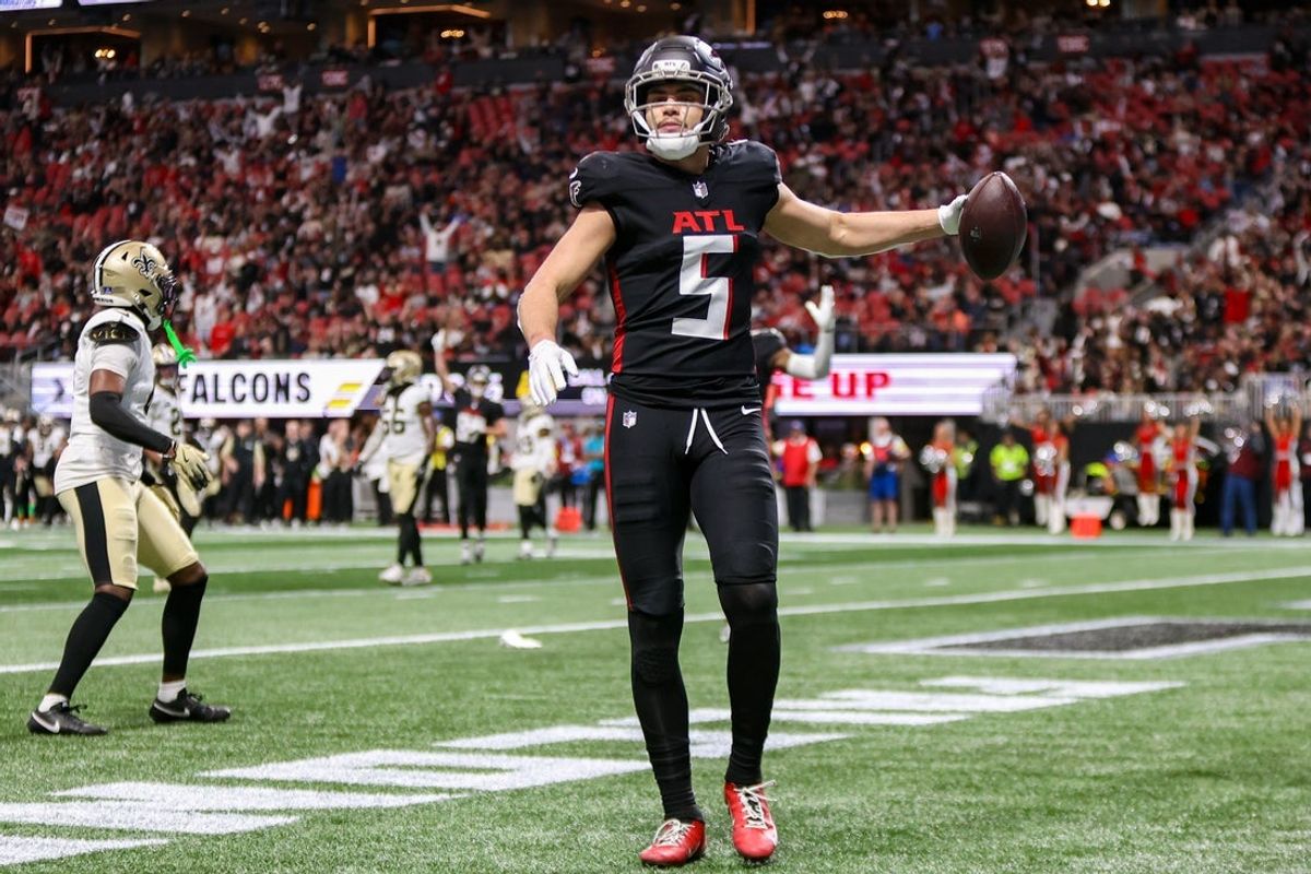 Jan 4, 2026; Atlanta, Georgia, USA; Atlanta Falcons wide receiver Drake London (5) celebrates after a touchdown catch against the New Orleans Saints in the first quarter at Mercedes-Benz Stadium. Mandatory Credit: Brett Davis-Imagn Images