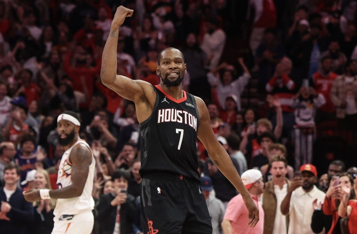 Jan 5, 2026; Houston, Texas, USA;  Houston Rockets  Kevin Durant (7) celebrates his three point winning basket against the Phoenix Suns in the fourth quarter at Toyota Center. Mandatory Credit: Thomas Shea-Imagn Images