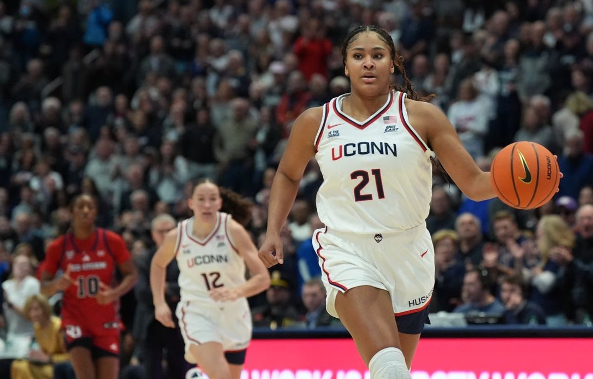 Jan 7, 2026; Hartford, Connecticut, USA; UConn Huskies forward Sarah Strong (21) drives the ball to the basket against the St. John's Red Storm in the first half at PeoplesBank Arena. Mandatory Credit: David Butler II-Imagn Images