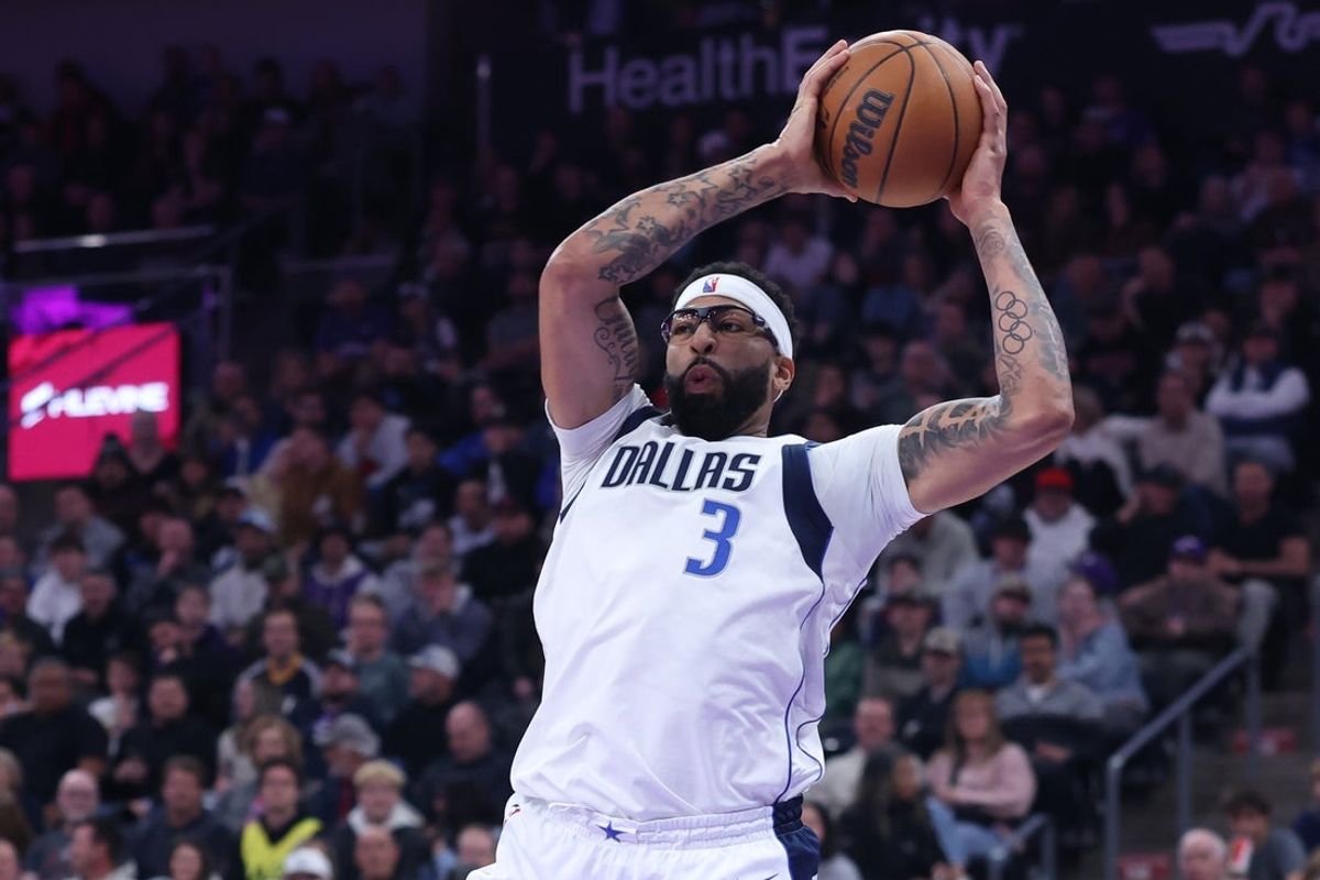 Jan 8, 2026; Salt Lake City, Utah, USA; Dallas Mavericks forward Anthony Davis (3) looks to pass against the Utah Jazz during the first half at Delta Center. Mandatory Credit: Rob Gray-Imagn Images