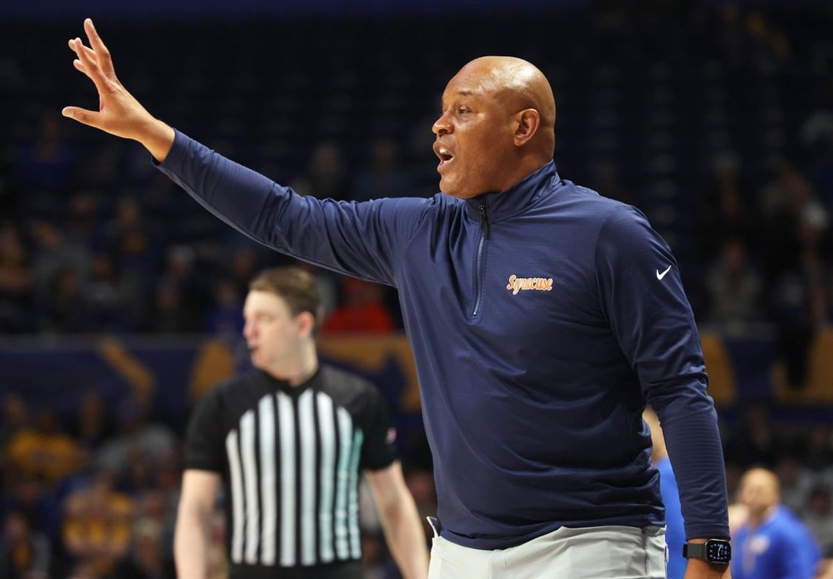 Jan 10, 2026; Pittsburgh, Pennsylvania, USA; Syracuse Orange head coach Adrian Autry reacts on the sidelines against the Pittsburgh Panthers during the first half at the Petersen Events Center. Mandatory Credit: Charles LeClaire-Imagn Images
