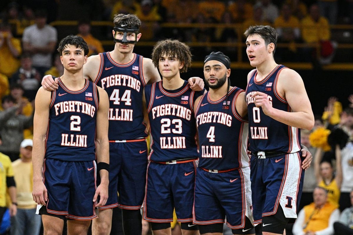 JIllinois Fighting Illini guard Andrej Stojakovic (2), center Zvonimir Ivisic (44) and guard Keaton Wagler (23) and guard Kylan Boswell (4) and forward David Mirkovic (0) look on during the second half against the Iowa Hawkeyes at Carver-Hawkeye Arena. Mandatory Credit: Jeffrey Becker-Imagn Images