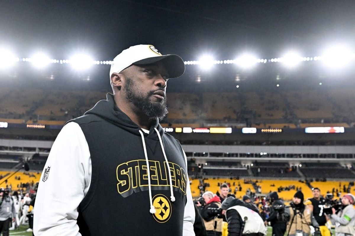 Jan 12, 2026; Pittsburgh, PA, USA; Pittsburgh Steelers head coach Mike Tomlin leaves the field following an AFC Wild Card Round loss to the Houston Texans at Acrisure Stadium. Mandatory Credit: Barry Reeger-Imagn Images