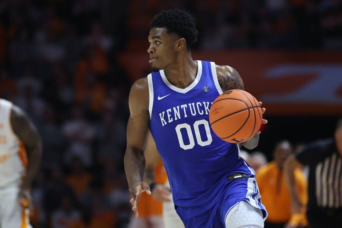 Jan 17, 2026; Knoxville, Tennessee, USA;  Kentucky Wildcats guard Otega Oweh (00) brings the ball up court against the Tennessee Volunteers during the second half at Thompson-Boling Arena at Food City Center. Mandatory Credit: Randy Sartin-Imagn Images
