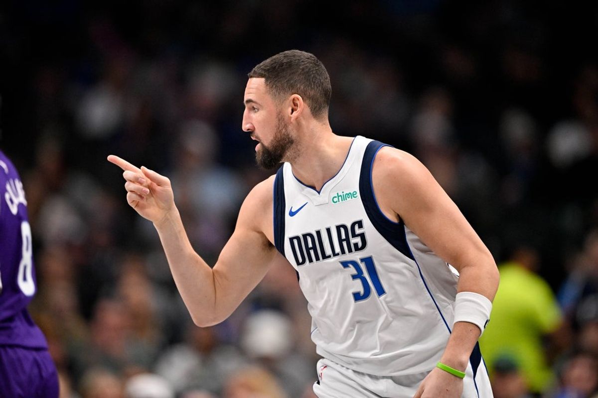 Jan 17, 2026; Dallas, Texas, USA; Dallas Mavericks guard Klay Thompson (31) celebrates after making a three point shot against the Utah Jazz during the first quarter at the American Airlines Center. Mandatory Credit: Jerome Miron-Imagn Images