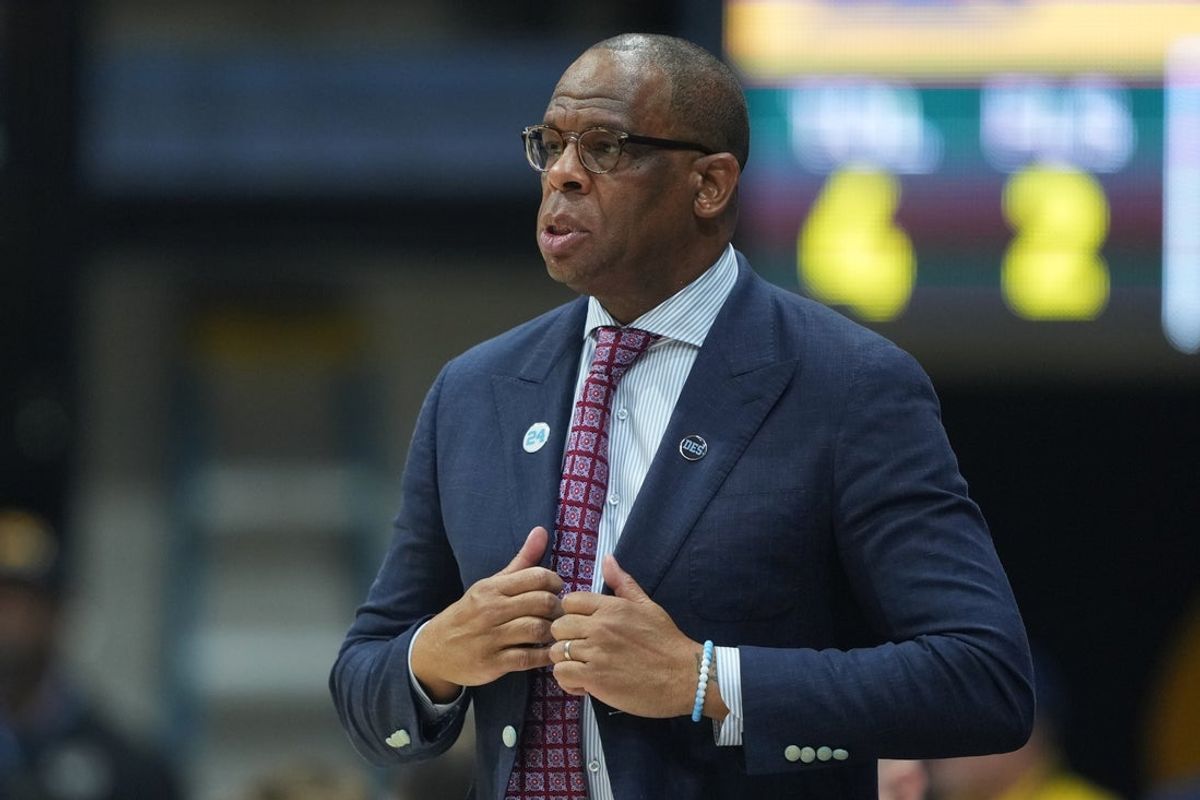Jan 17, 2026; Berkeley, California, USA; North Carolina Tar Heels head coach Hubert Davis during the first half against the California Golden Bears at Haas Pavilion. Mandatory Credit: Darren Yamashita-Imagn Images