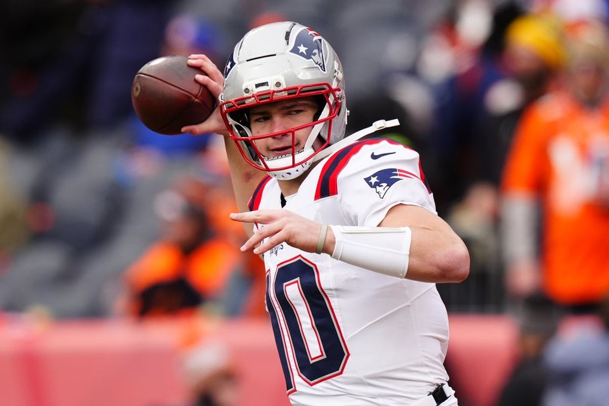 Jan 25, 2026; Denver, CO, USA; New England Patriots quarterback Drake Maye (10) practices before the 2026 AFC Championship Game at Empower Field at Mile High. Mandatory Credit: Ron Chenoy-Imagn Images