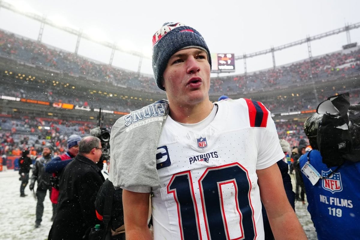 Jan 25, 2026; Denver, CO, USA;  New England Patriots quarterback Drake Maye (10) reacts after defeating the Denver Broncos in the 2026 AFC Championship Game at Empower Field at Mile High. Mandatory Credit: Ron Chenoy-Imagn Images