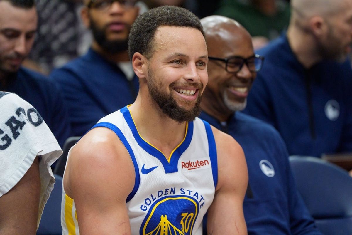 Jan 25, 2026; Minneapolis, Minnesota, USA; Golden State Warriors guard Stephen Curry (30) smiles after exiting the game against the Minnesota Timberwolves in the fourth quarter at Target Center. Mandatory Credit: Matt Blewett-Imagn Images