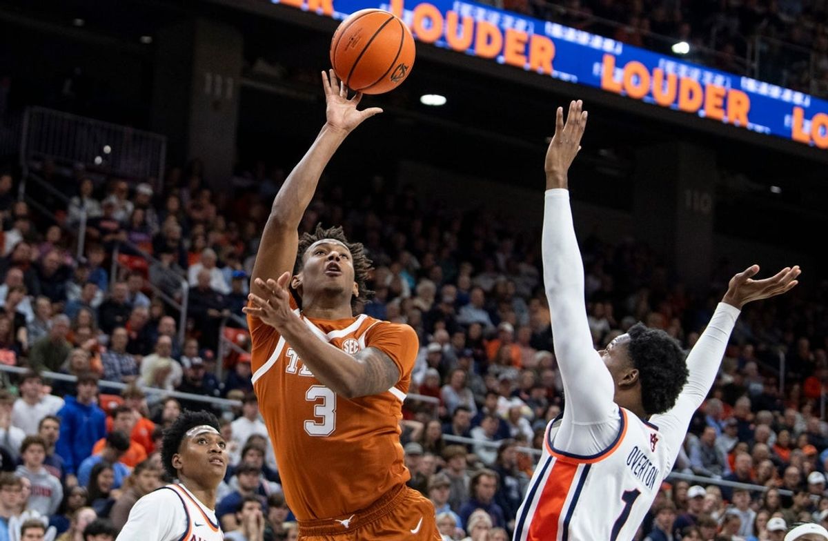 Texas Longhorns player Dailyn Swain (3) goes up for a layup as Auburn Tigers take on Texas Longhorns at Neville Arena in Auburn, Ala. on Wednesday, Jan. 28, 2026. Texas Longhorns leads Auburn Tigers 42-34.