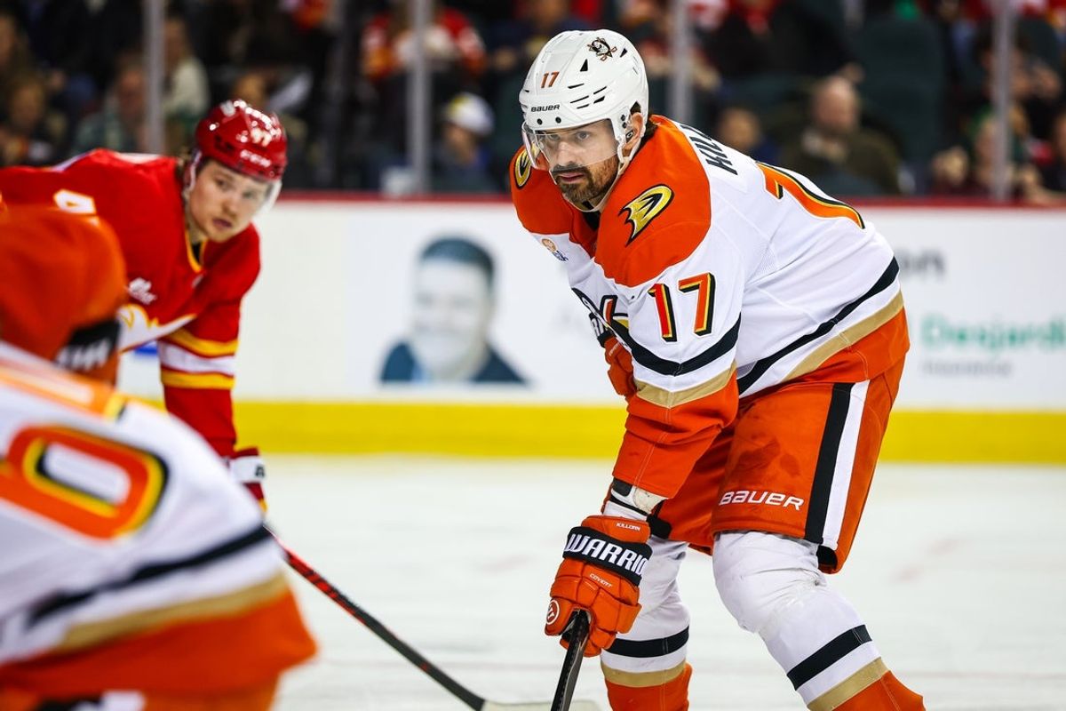Jan 25, 2026; Calgary, Alberta, CAN; Anaheim Ducks left wing Alex Killorn (17) against the Calgary Flames during the third period at Scotiabank Saddledome. Mandatory Credit: Sergei Belski-Imagn Images